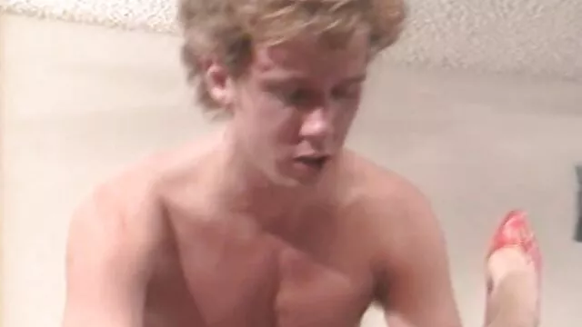 Marcus Ruhl nimmt großen Schwanz in engen Arsch pornofilme mit reifen damen