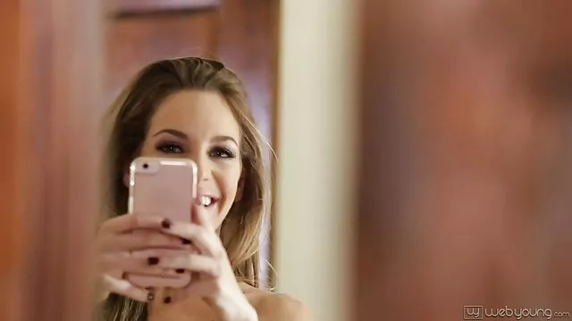 FakeTaxi - Boygroup groupie setzt pornos mit frauen über 50 sich für sex