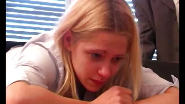 Tätowierte sexfilme mit älteren frauen babe genießt anal ficken Szene 2